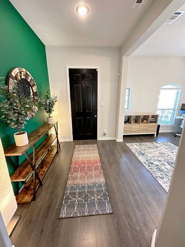 Building Photo - Fantastic in Fort Worth - Burleson ISD
