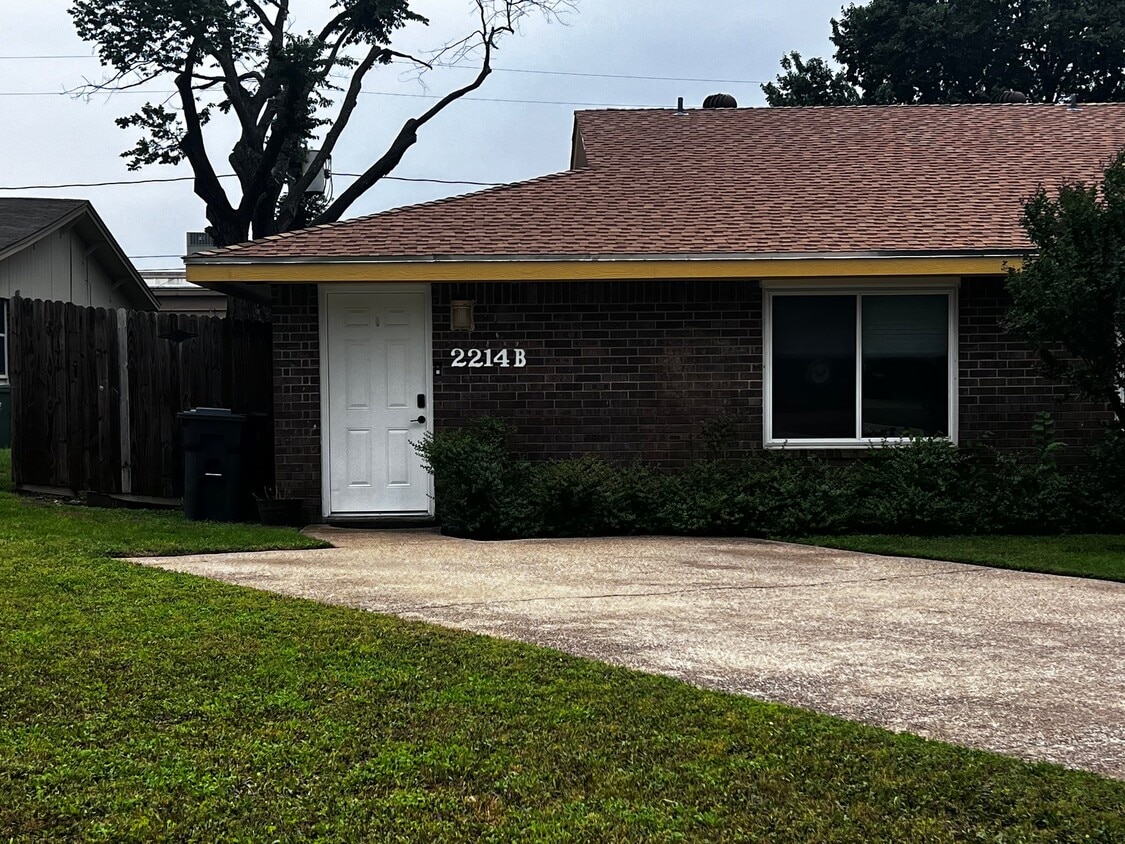 Photo - 2214 Lavern St (Arlington, TX)