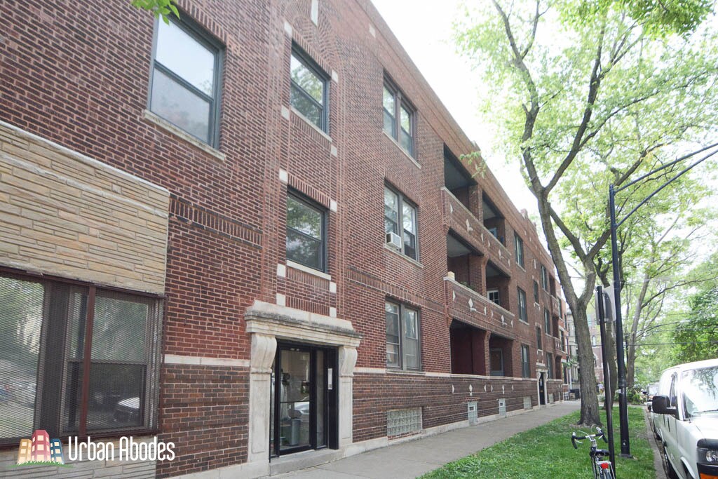 Primary Photo - 953 N Hoyne Ave