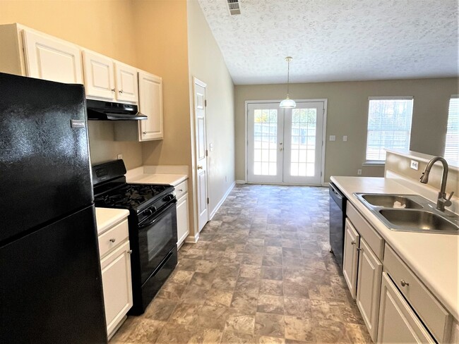 Building Photo - 4920 Vista Ct