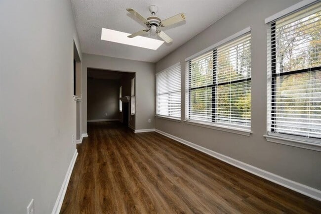 Building Photo - 1605 Huntingdon Chase