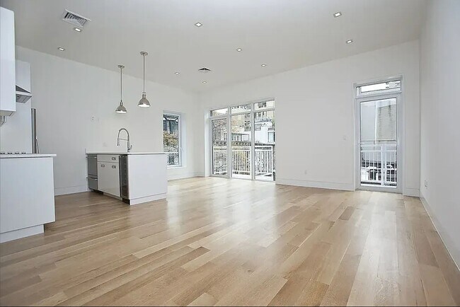 Building Photo - 1209 Lexington Avenue