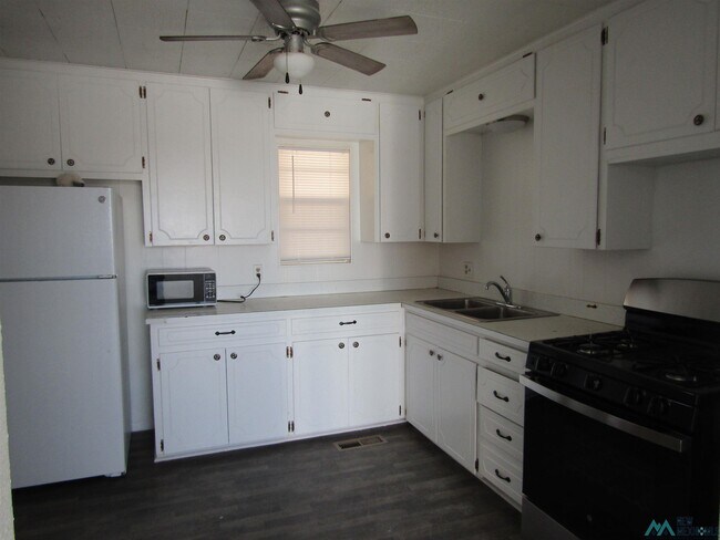 Foto del edificio - 3710 W Grand Ave