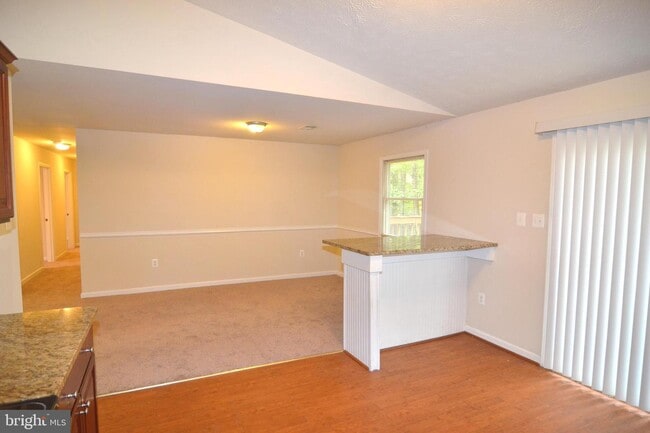 Building Photo - 312 Clubhouse Dr