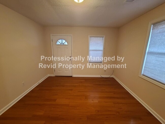 Building Photo - 4 bedroom home in Memphis!