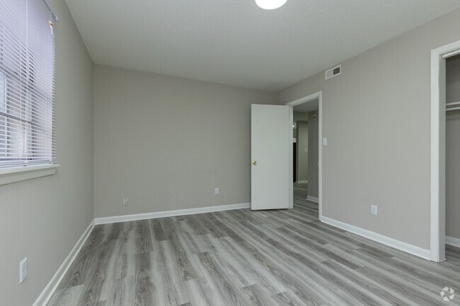 2BR, 1BA - 780SF - Upgraded - Bedroom - Pine Lake Village - SMP