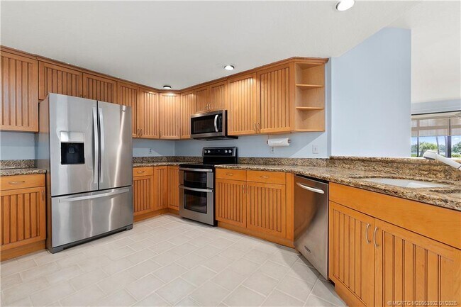 Foto del edificio - 6122 SE Landing Way