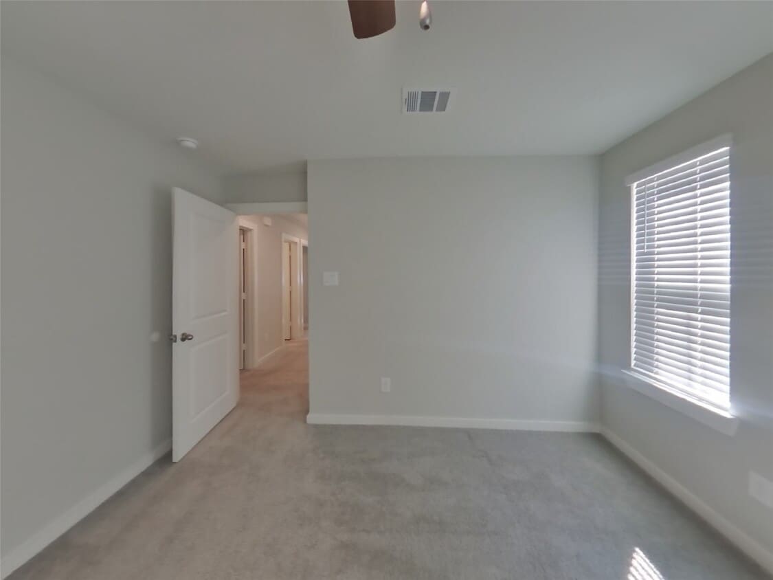 Foto del edificio - 9835 Willow Creek Commerce Dr