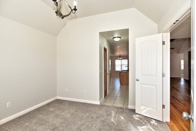 Foto del edificio - 18509 E 46th St