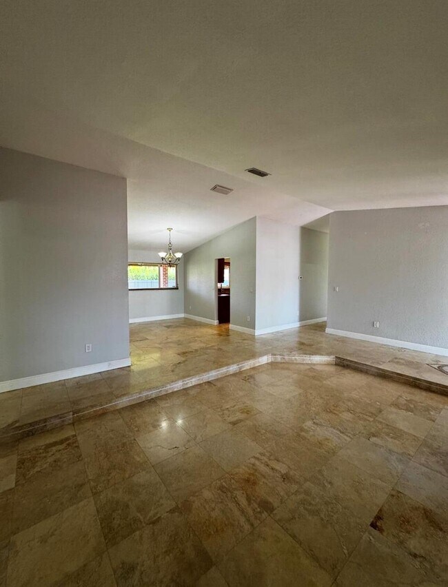 Foto del edificio - 3681 SW 132nd Pl
