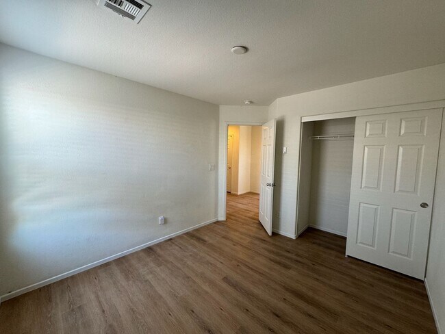 Building Photo - 8751 Autumn Teal Ave