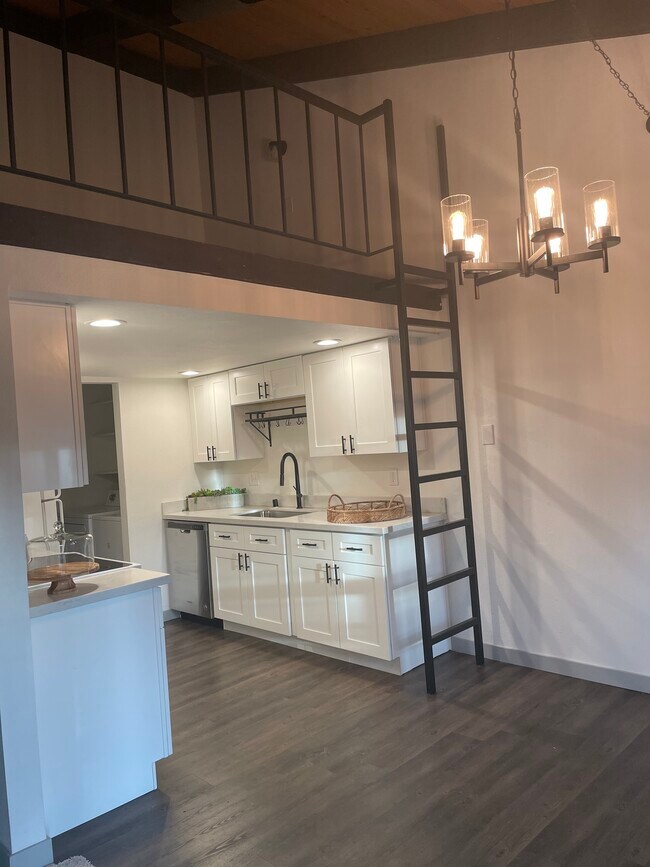 Foto del edificio - 7306 N Skyview Ln