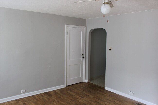 Foto del edificio - Clean 2 bedroom 1 bath by Columbia River Marina!