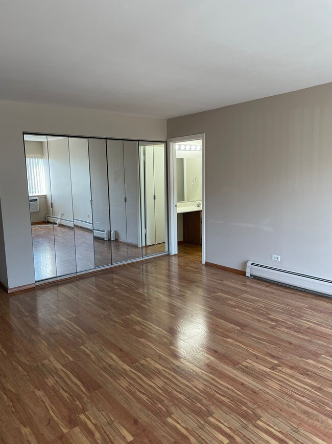 Foto del edificio - 1810 Hemlock Pl