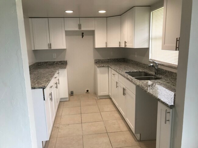 Building Photo - 300 Anita Ave S