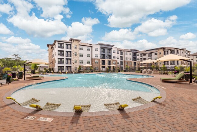 Foto del edificio - Forayna Davis Park