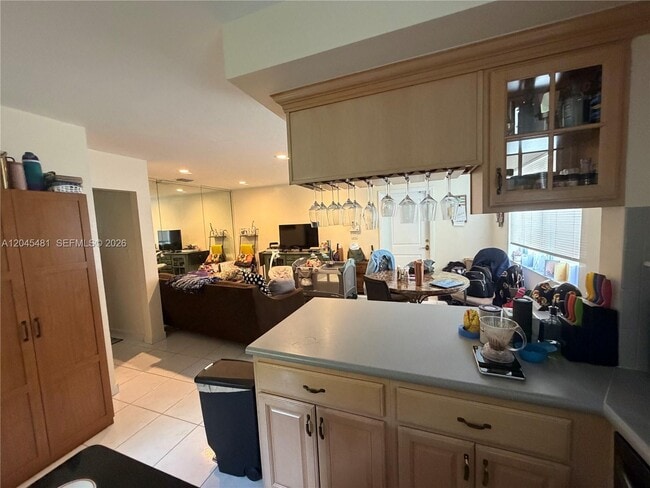 Building Photo - 2862 SW 38th Ave