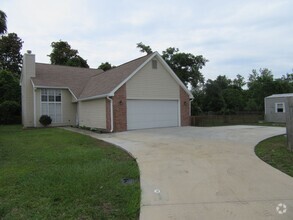 Building Photo - 801 Plantation Way