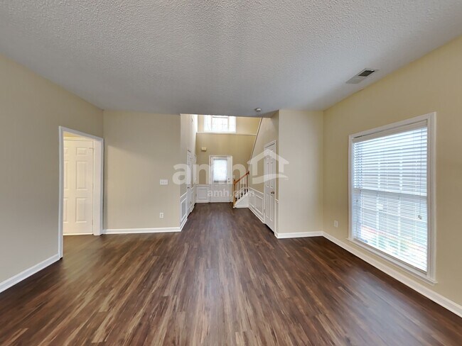 Building Photo - 628 Dahoma Trail