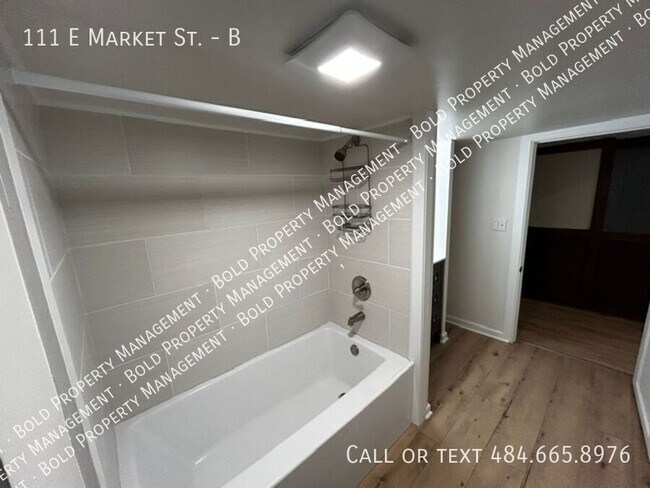 Building Photo - 111 E Market St