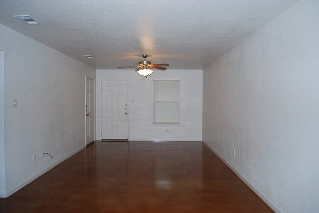 Building Photo - 318 Elbert Ln