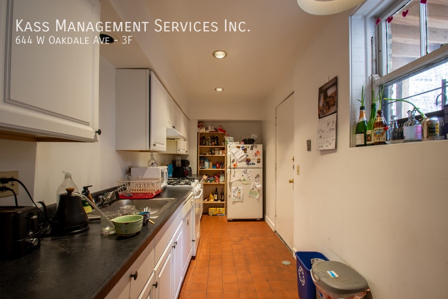 Photo - 644 W Oakdale Ave-3F