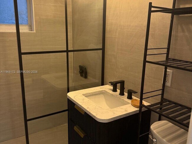 Foto del edificio - 7734 Abbott Ave