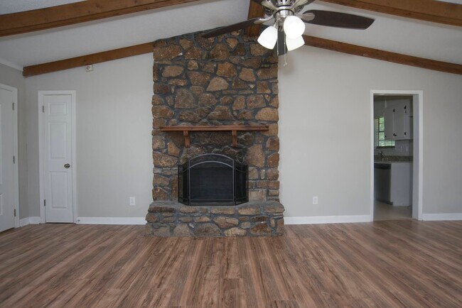 Foto del edificio - Spacious 3 bedroom/2 bath ranch- South Huntsville!