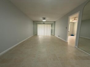 Building Photo - 228 Lake Dora Dr