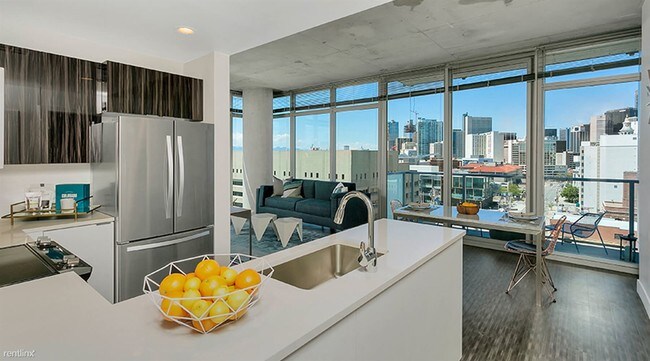 Foto del edificio - 2728 Lawrence St