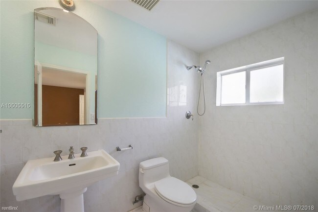 Building Photo - 5 br, 4 bath House - 6800 SW 57th Ter # 6800