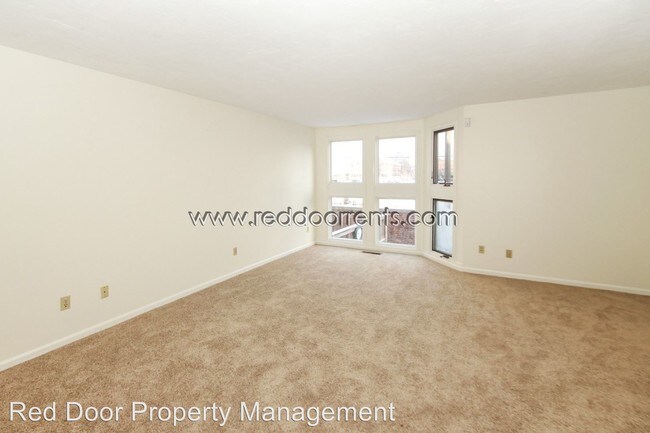 Building Photo - 524 Lockerbie Cir N