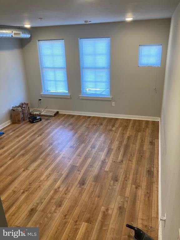 Foto del edificio - 2553 N Front St