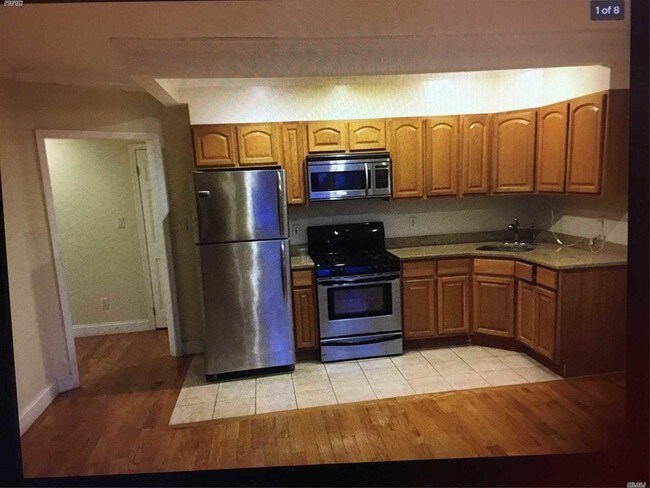 Foto del edificio - 53-41 Hollis Ct Blvd