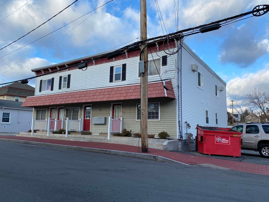 Primary Photo - 8 Railroad Ave