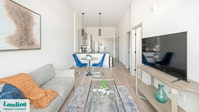 Building Photo - 640 21st Ave N