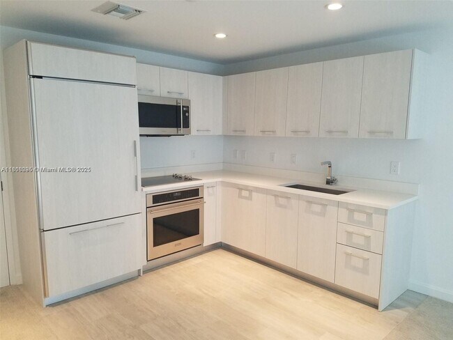 Foto del edificio - 45 SW 9th St
