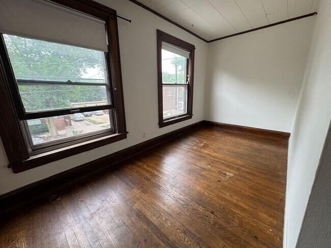 Foto del edificio - 215 N Paterson St