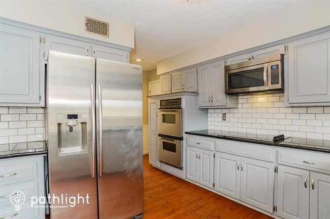 Foto del edificio - 12618 West 69th Street, Shawnee, KS, 66216
