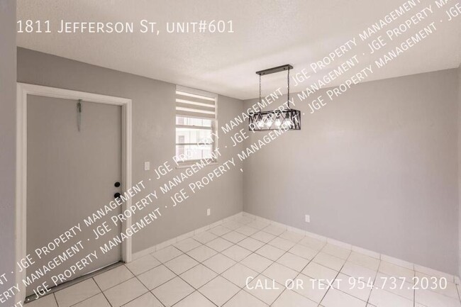 Foto del edificio - Jefferson St Condo