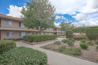 Castilian and Cordova Apartment Homes photo'