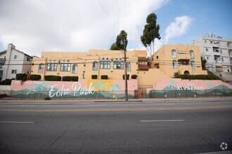 Building Photo - 425 N Alvarado St