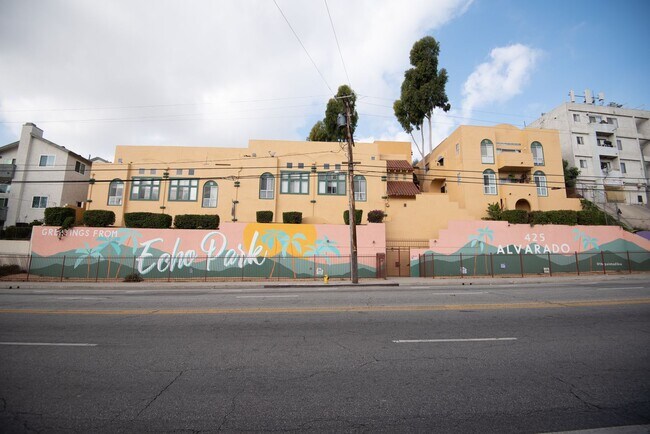 Building Photo - 425 N Alvarado St