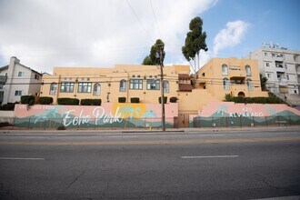 Building Photo - 425 N Alvarado St