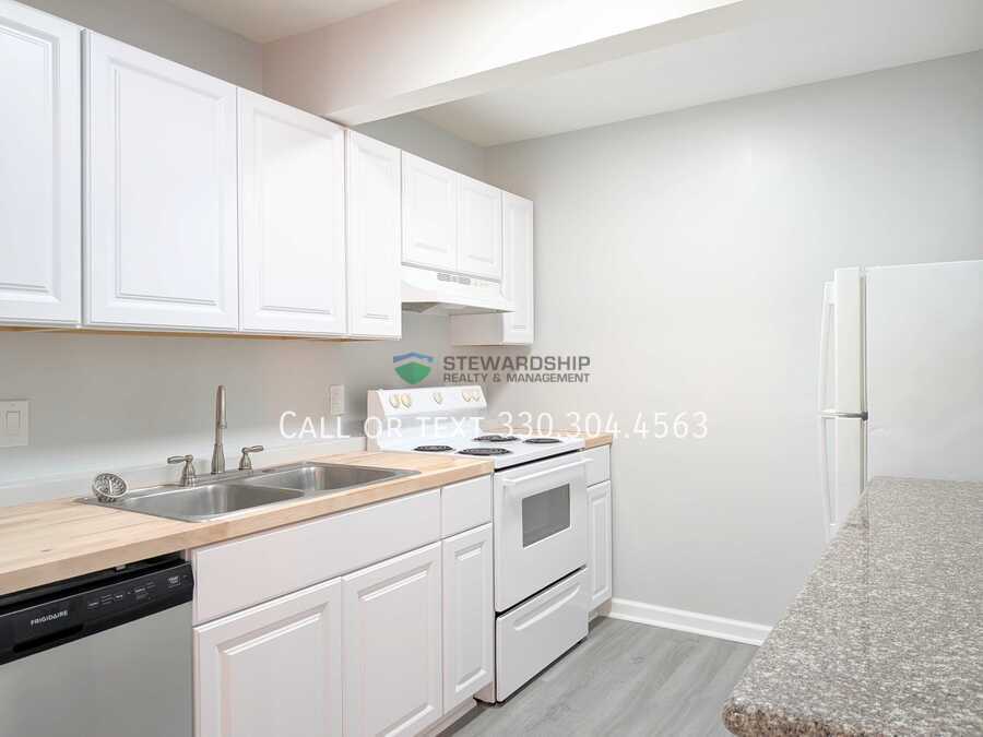 Foto principal - 691 Carroll St