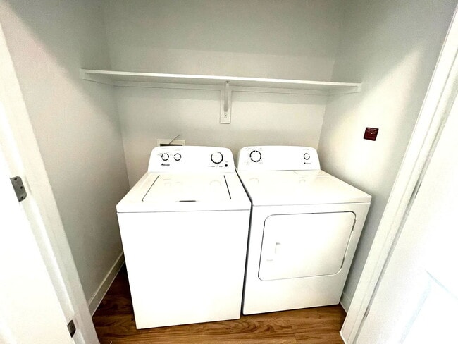 Building Photo - 1101 Abbeyglen Castle Dr