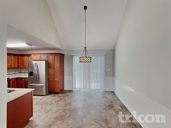 Building Photo - 449 College Blvd