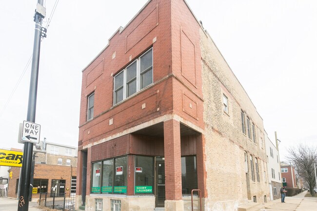 Building Photo - 2501 N Ashland Ave