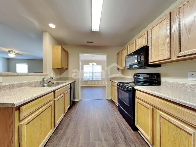 Foto del edificio - 1528 Pebble Ridge Dr