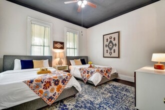 Building Photo - 319 E Courtland Pl